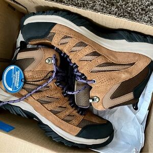 Columbia - Crestwood - 7 - Women's Mid Hiking/Walking Boot - Waterproof, NEW